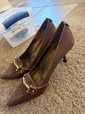 Anne Klein Brown Pointed Toe Heels with Gold Accent